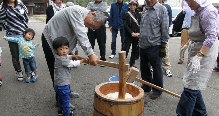 餅つきの様子