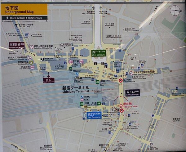 新宿駅の地下図